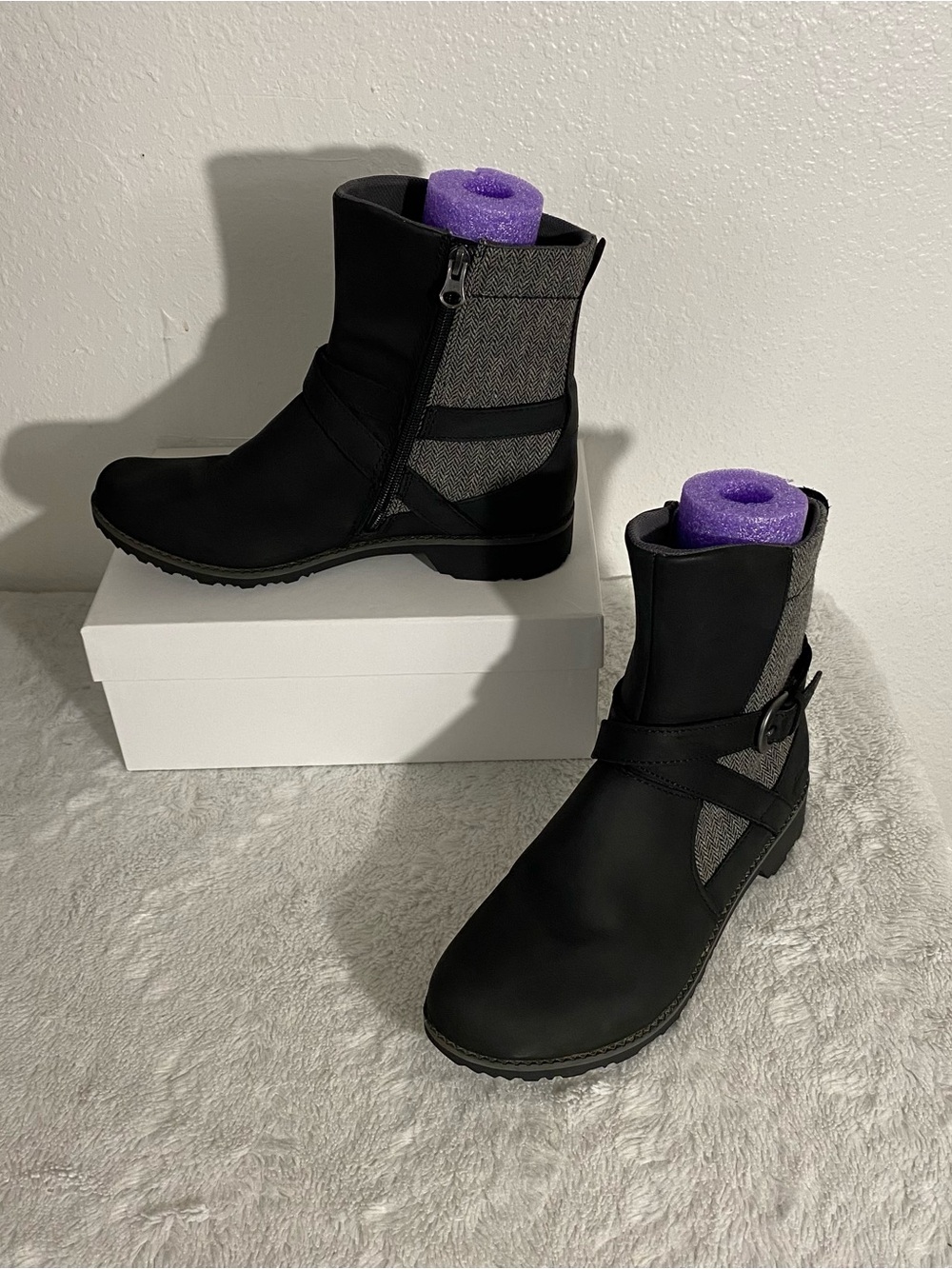 Eddie Bauer Covey 2.0 Boots Women’s Size 8.5 Black Leather Gray Tweed Side Zip